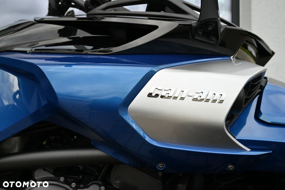 Can-Am Spyder - 20