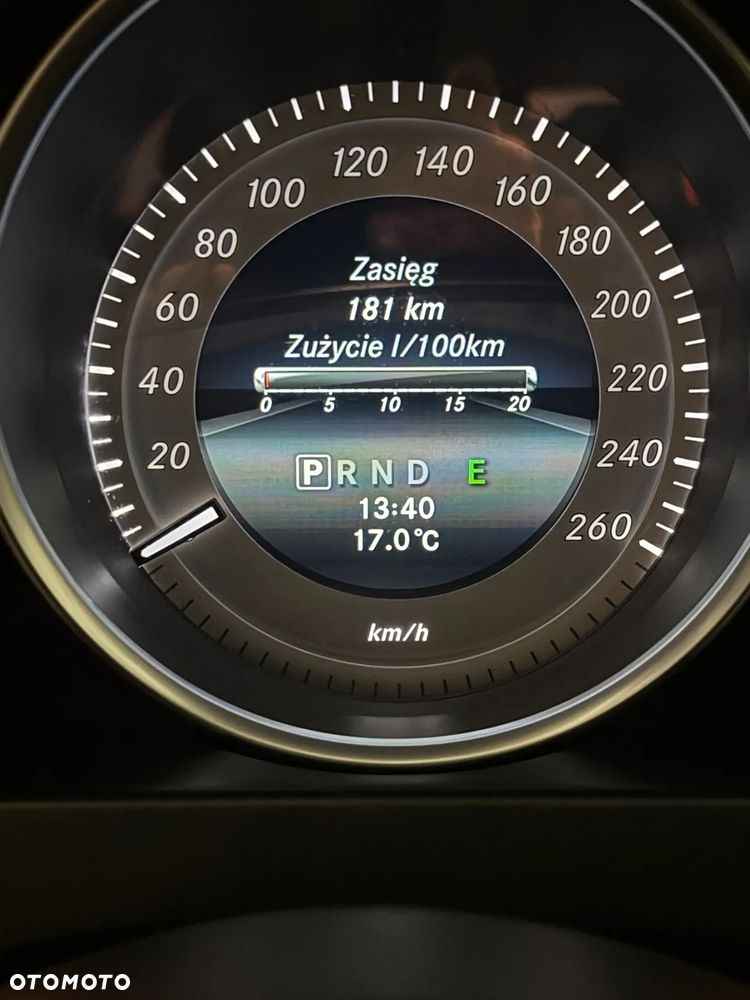 Mercedes-Benz Klasa C 220 T CDI DPF (BlueEFFICIENCY) 7G-TRONIC Avantgarde - 22