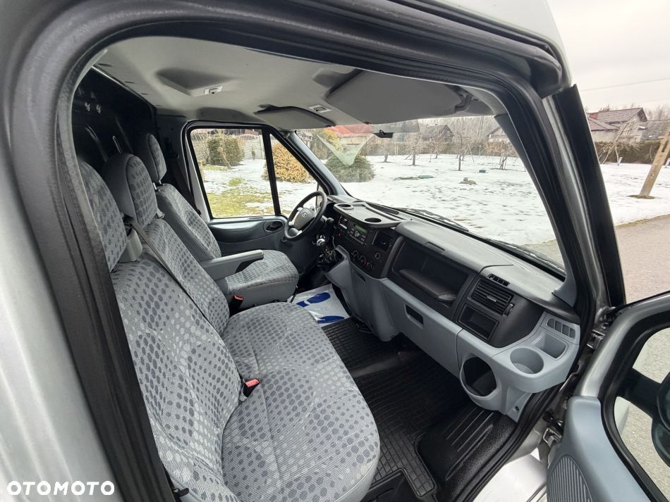 Ford Transit - 22
