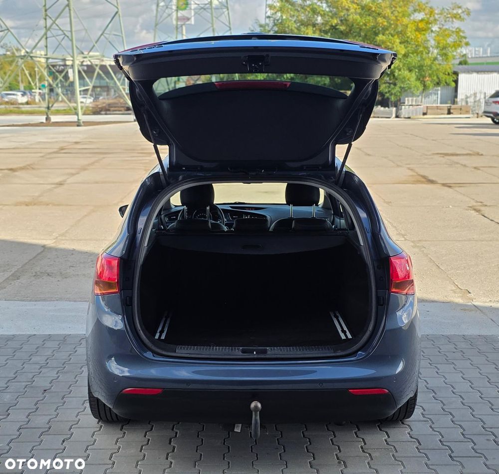 Kia Ceed - 10