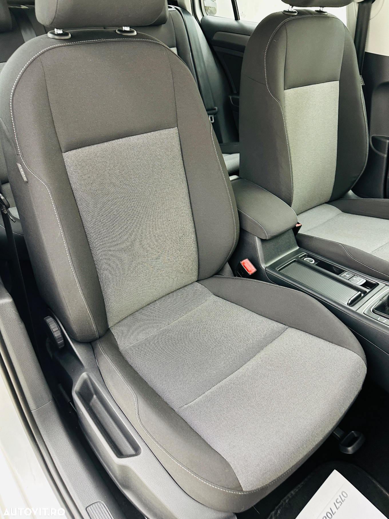 Volkswagen Golf 1.6 TDI BlueMotion Technology Comfortline - 18