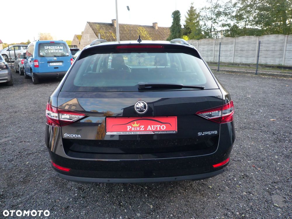 Skoda Superb Combi 2.0 TDI DSG Style - 8