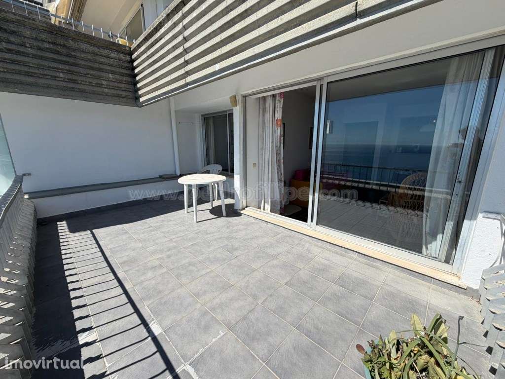 Espaçoso T1 + 1 com vista mar - Grande imagem: 3/12