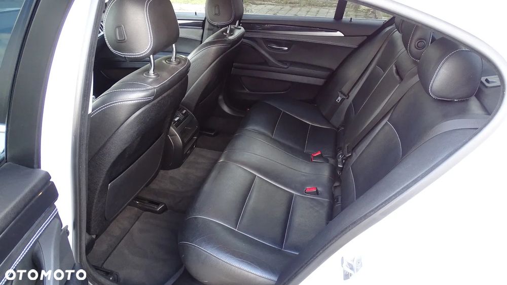 BMW Seria 5 520d Sport - 14