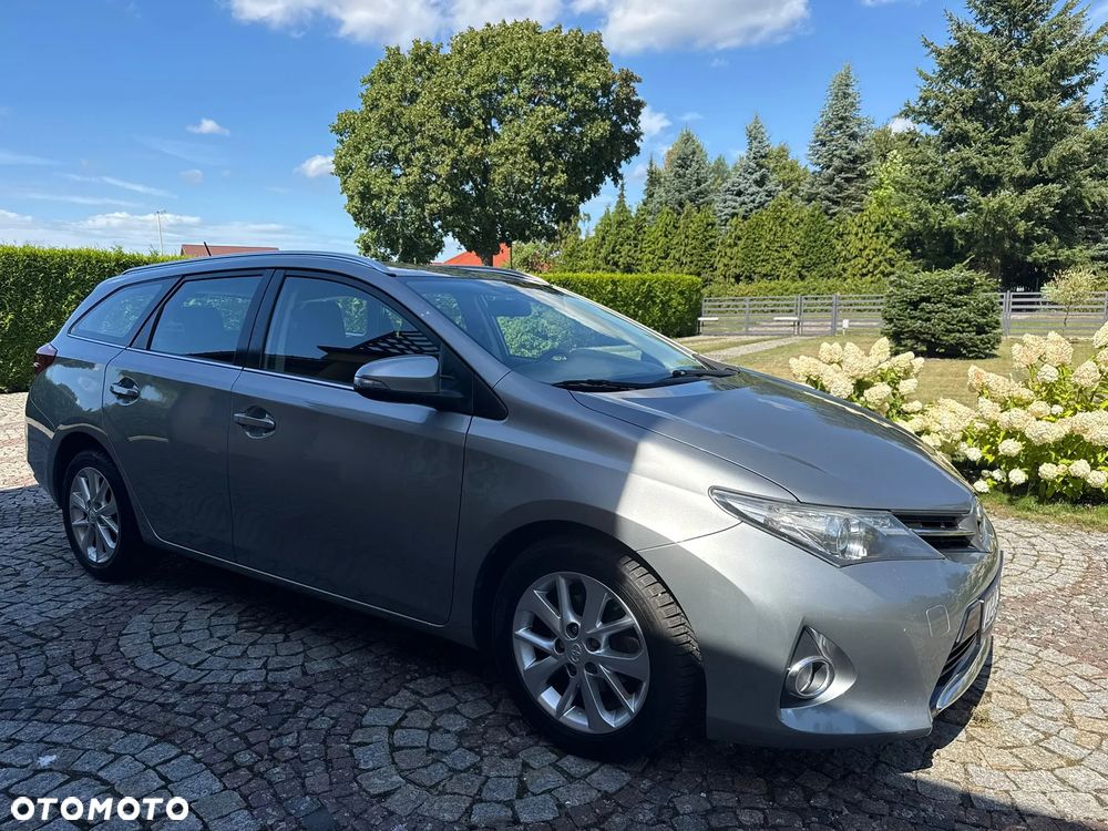 Toyota Auris 1.4 D-4D Design Edition - 2