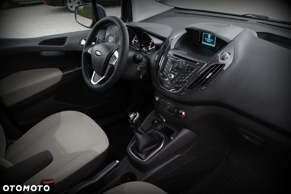 Ford Tourneo Courier 1.5 TDCi Titanium - 17