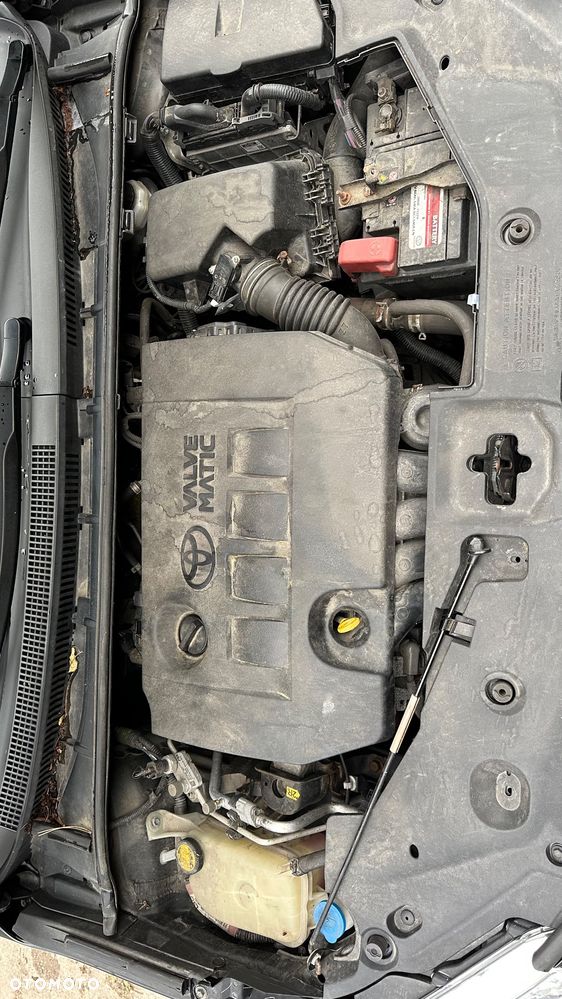 Toyota Avensis 1.8 Sol - 39