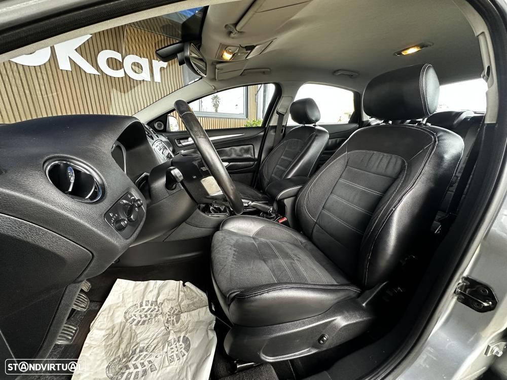 Ford Mondeo 2.0 TDCI Titanium X - 17