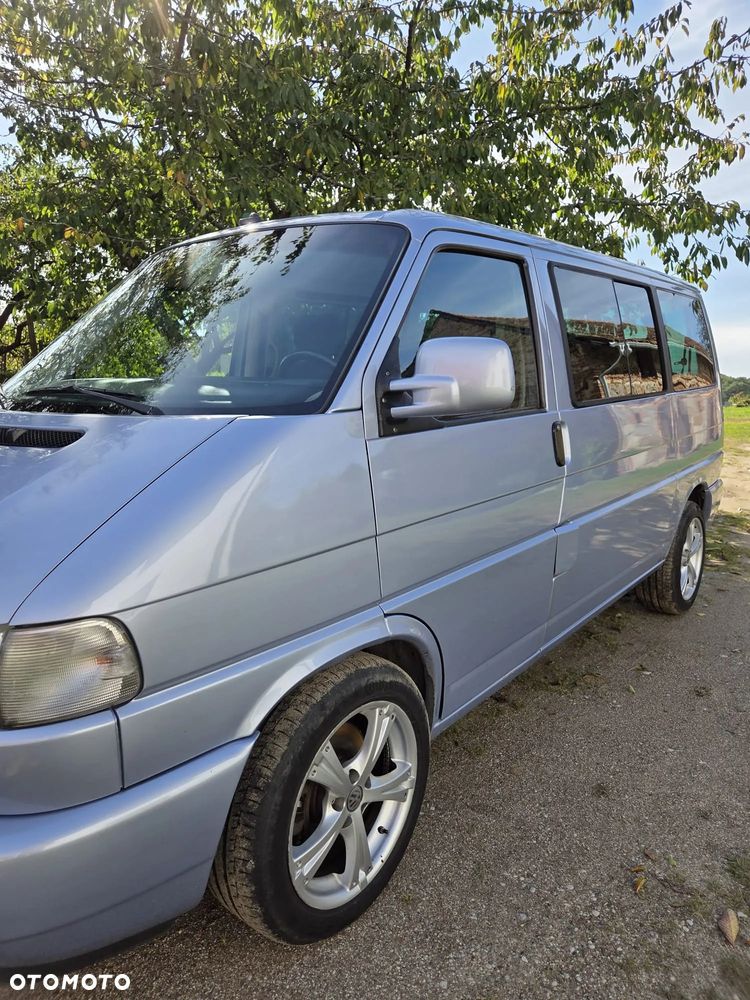 Volkswagen Caravelle - 24