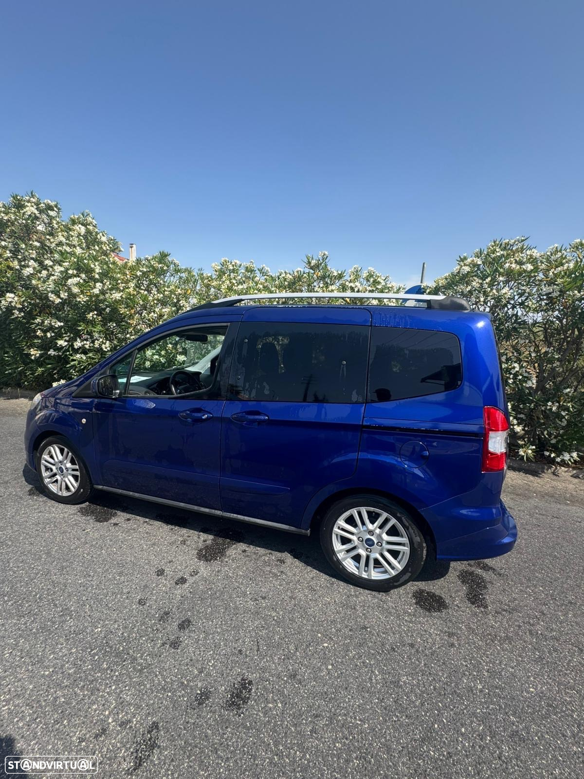Ford Tourneo Courier 1.0 EcoBoost Titanium - 8
