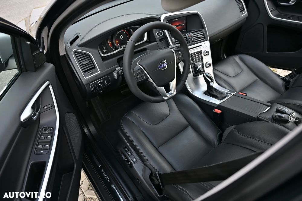 Volvo XC 60 D4 AWD Geartronic Summum - 3