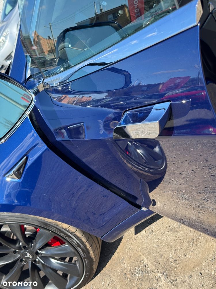 Tesla Model S 90 D Performance - 32