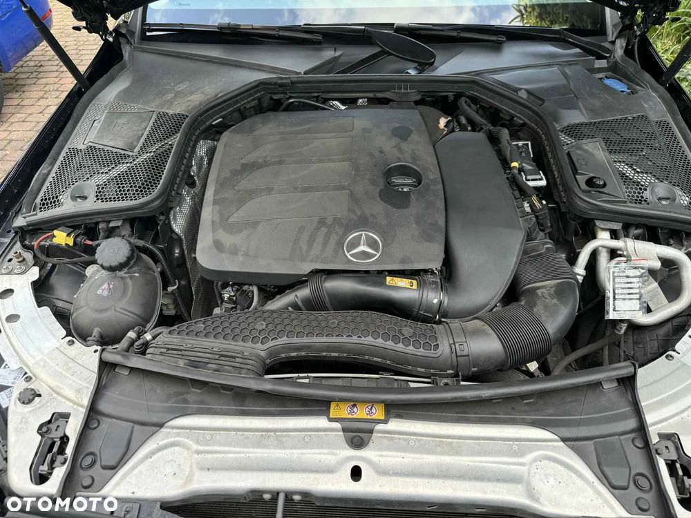 Mercedes-Benz Klasa C 300 4Matic 9G-TRONIC Avantgarde - 17
