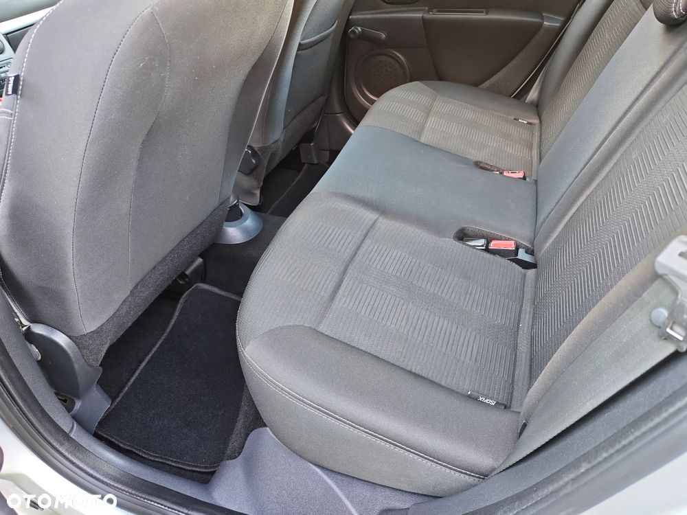 Renault Clio 1.2 16V 75 GPS - 11