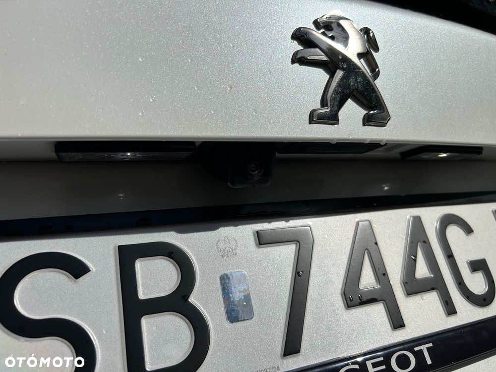 Peugeot 2008 1.2 Pure Tech GPF Allure S&S EAT6 - 14