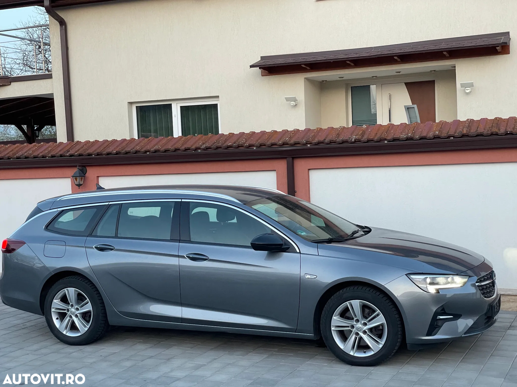 Opel Insignia - 11