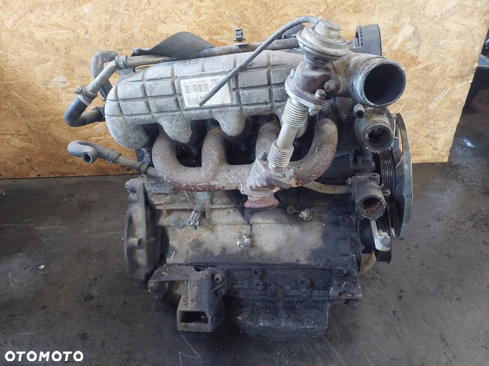 SILNIK DIESEL + UKŁAD WTRYSKOWY RENAULT TRAFIC I LIFT 8140.67 2.5 D - 1