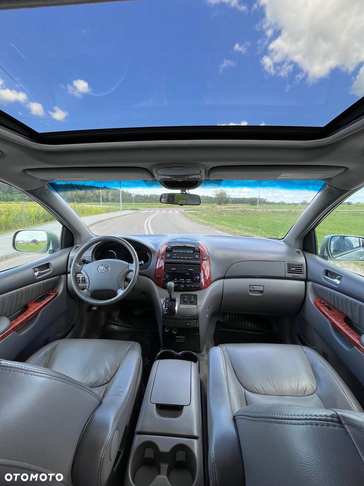 Toyota Sienna - 9