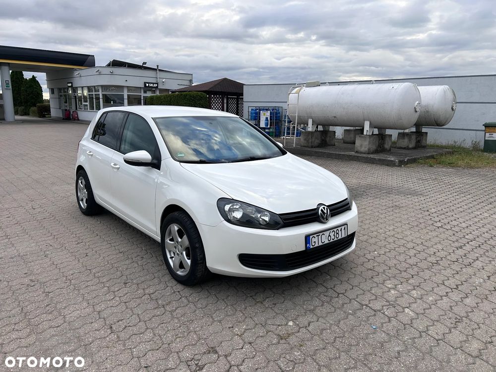 Volkswagen Golf - 1