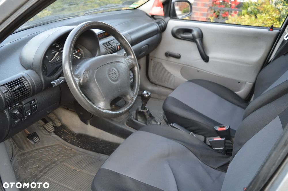 Opel Corsa - 12