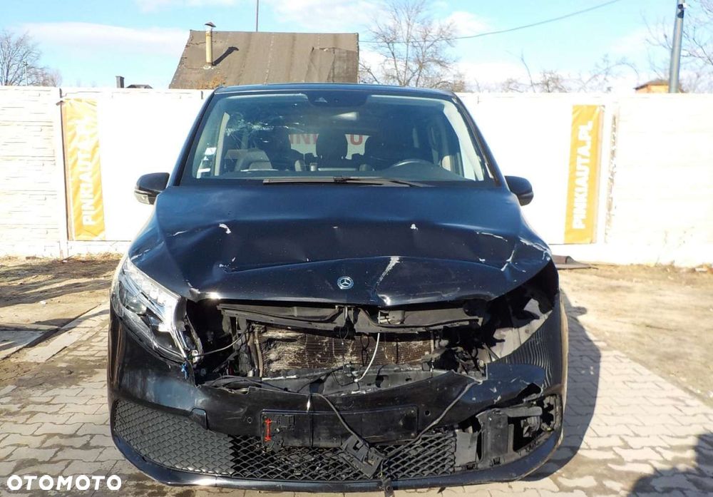 Mercedes-Benz Klasa V - 2