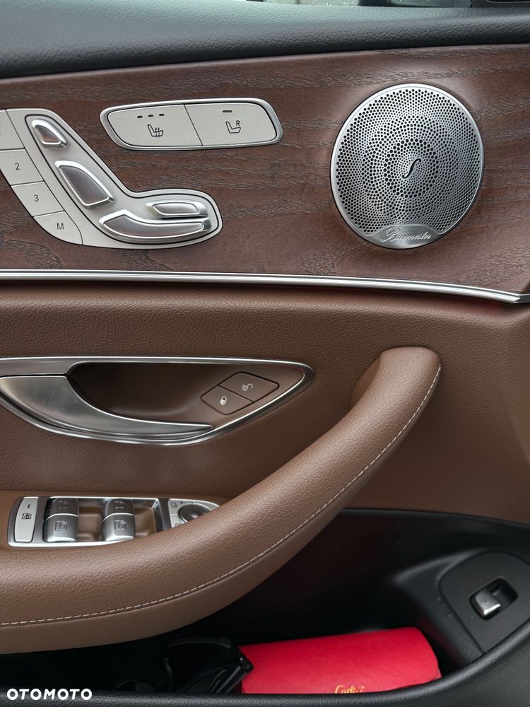 Mercedes-Benz Klasa E 300 9G-TRONIC Exclusive - 6