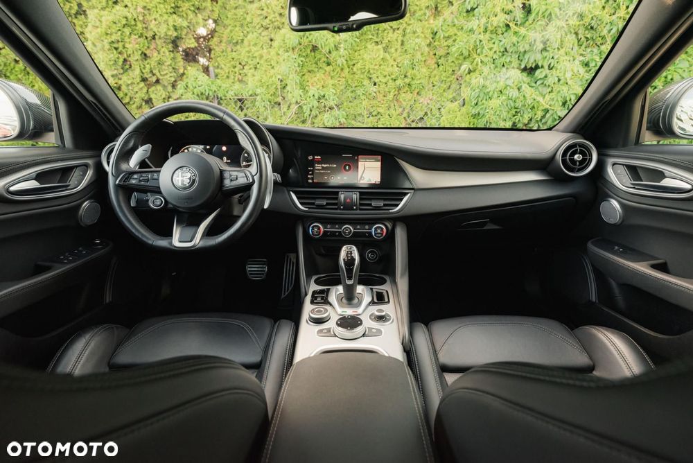 Alfa Romeo Giulia - 11