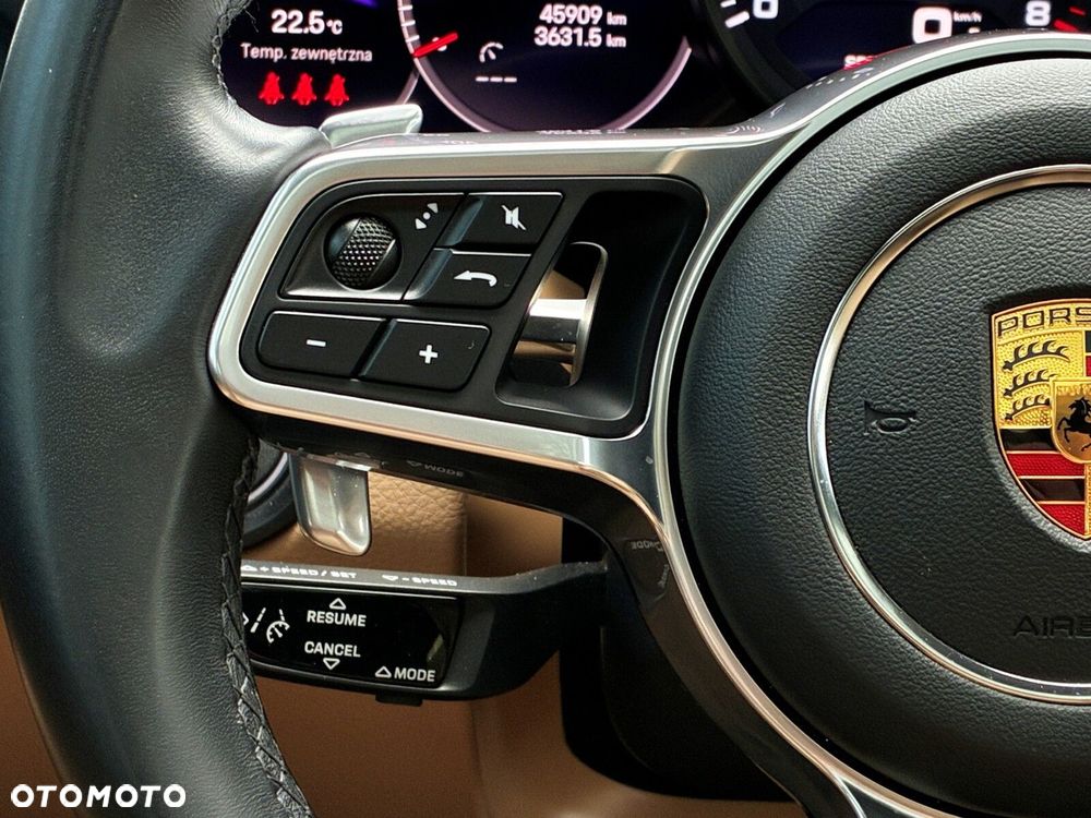 Porsche Cayenne - 24