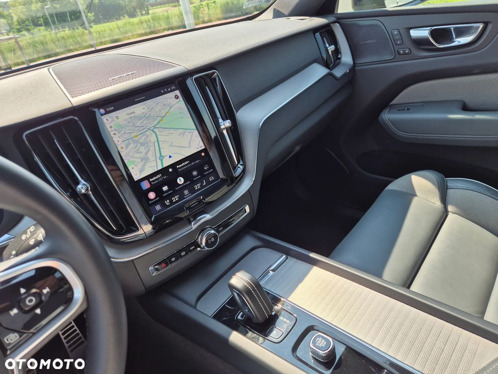 Volvo XC 60 T8 Plug-In Hybrid AWD R-Design - 19