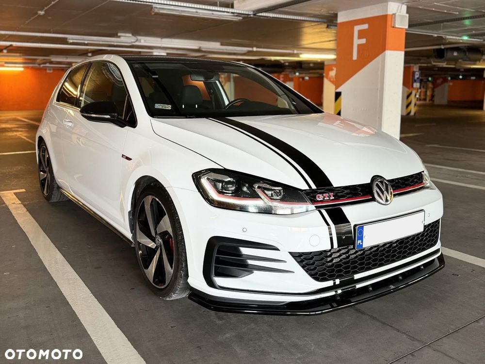 Volkswagen Golf - 2