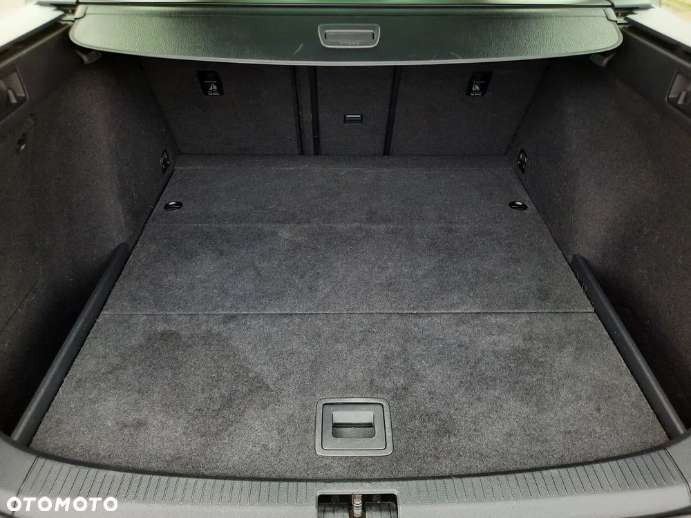 Volkswagen Golf 1.6 TDI DPF Comfortline - 21