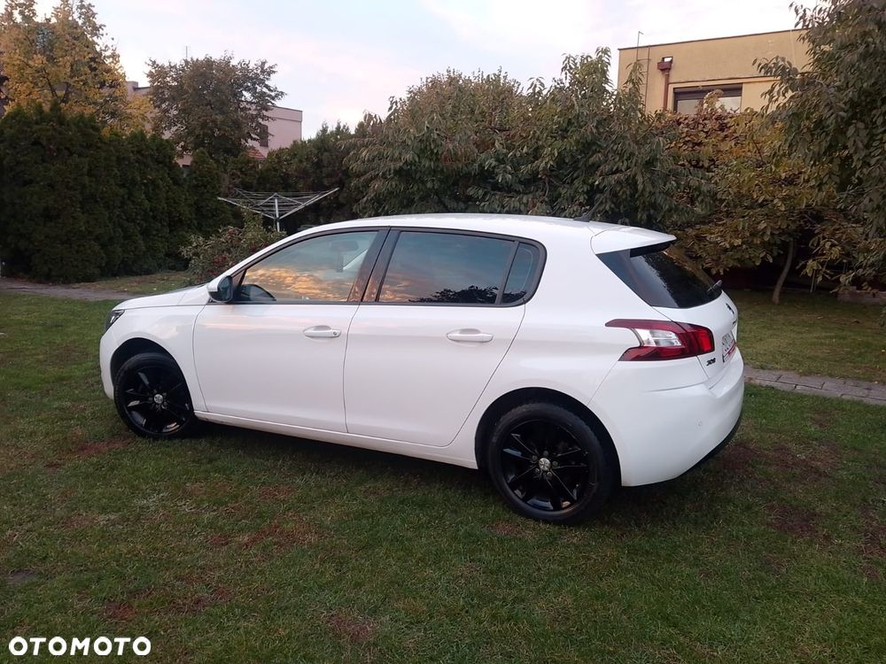 Peugeot 308 2017 photo 2