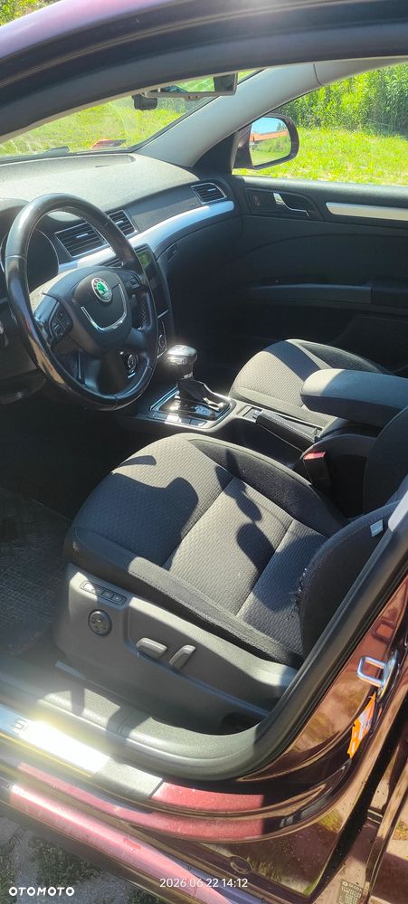 Skoda Superb 2.0 TDI Elegance DSG - 14