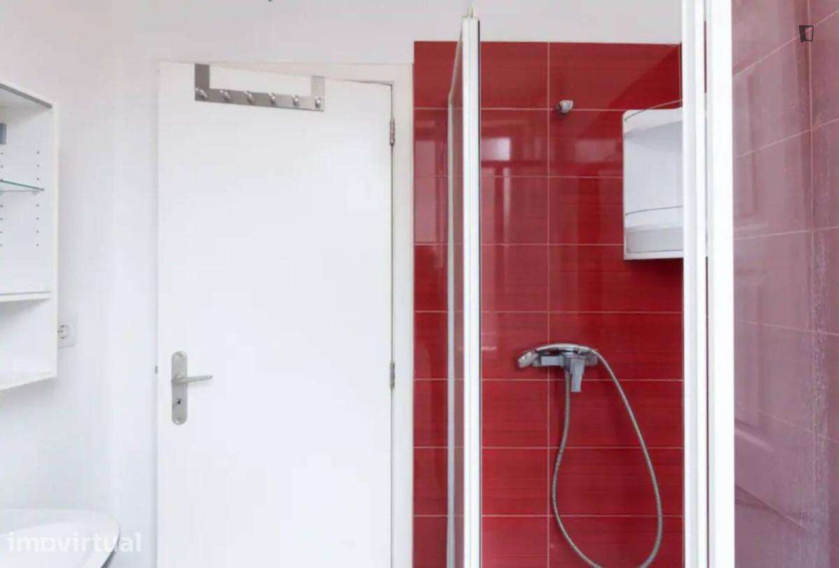 Quarto - localizado em Santo Ildefonso Porto - Grande imagem: 5/7