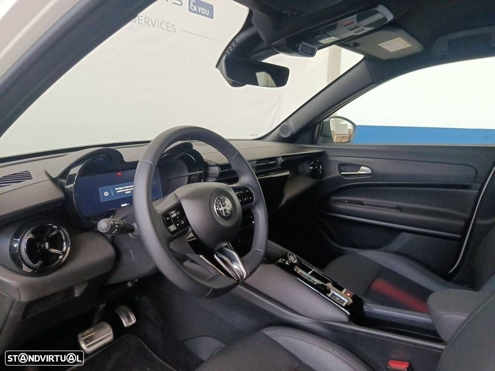 Alfa Romeo Junior 1.2 Speciale eDCT6 - 8