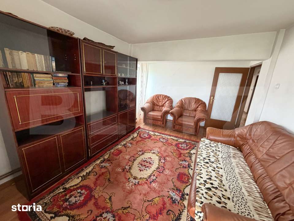 Apartament cu 3 camere, decomandat, 72 mp, zona Victoriei — fotografia 1