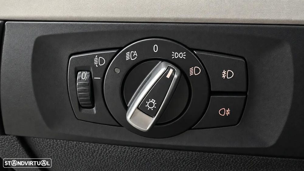 BMW 318 d Navigation - 28