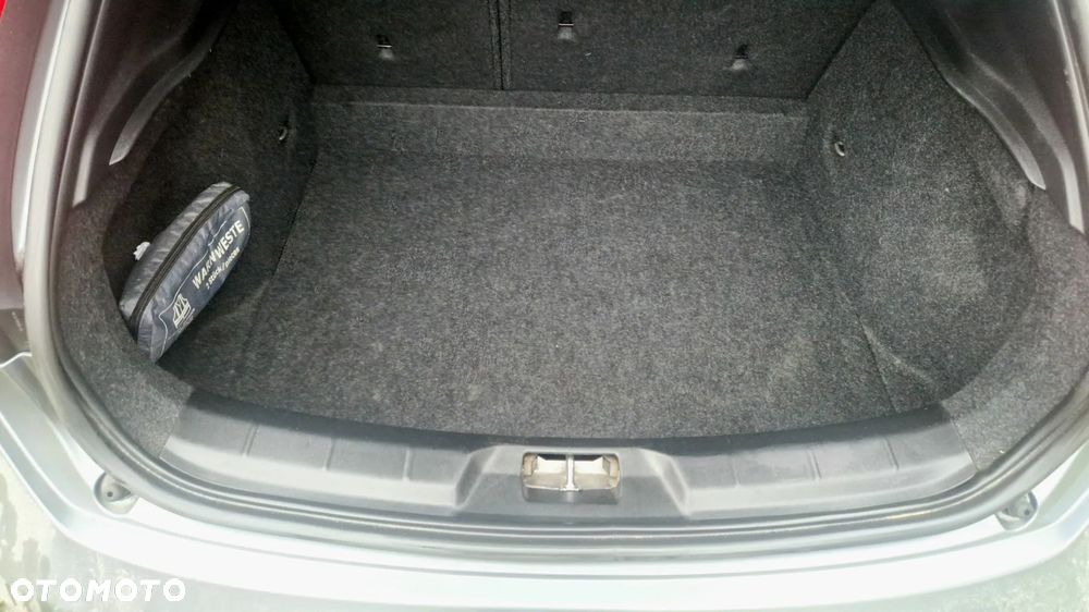 Volvo V40 D2 Momentum - 13