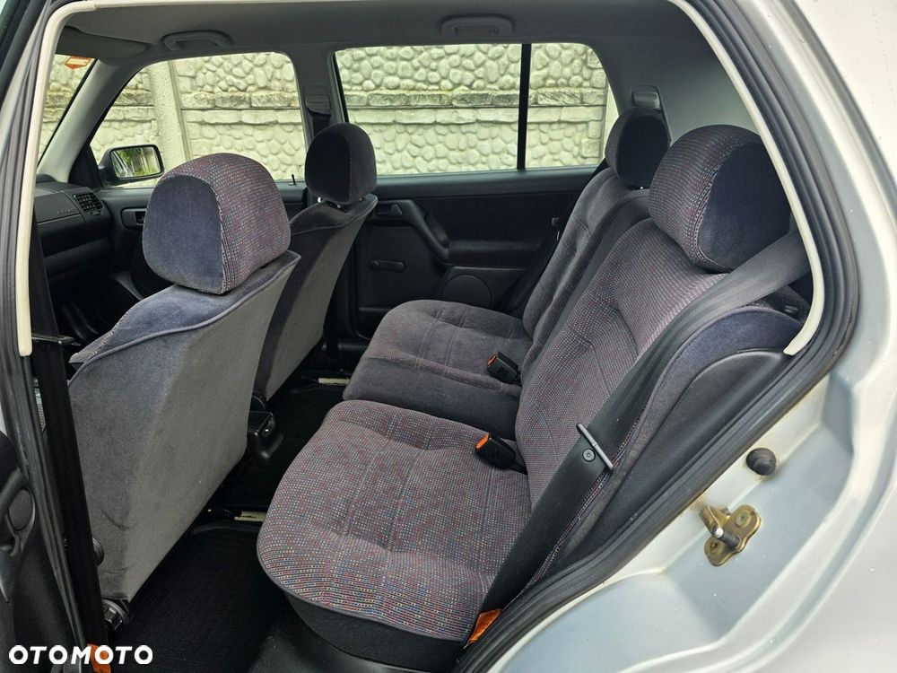 Volkswagen Golf 2.0 GL - 25