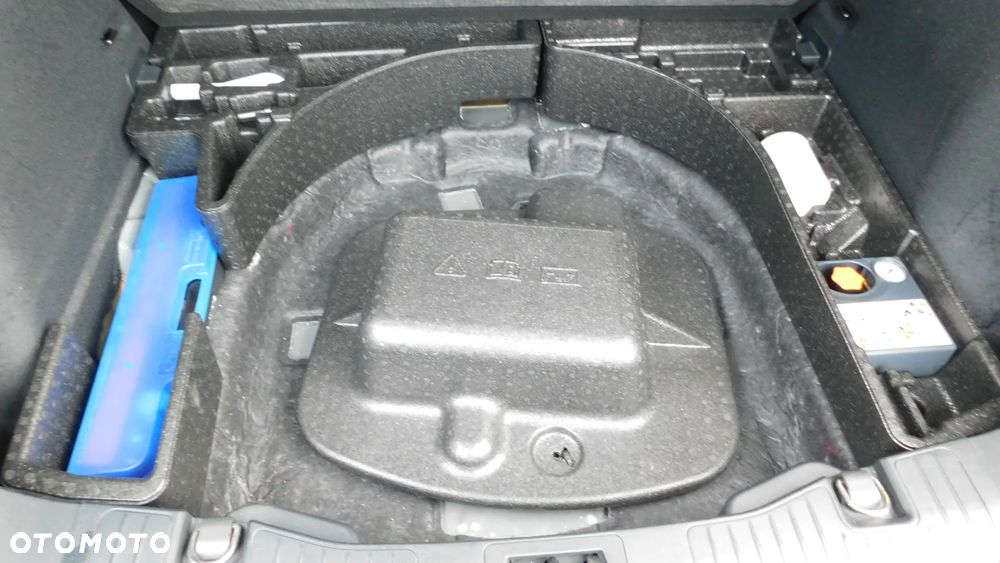 Ford Kuga ver-2-5-duratec-phev-st--line-x - 34