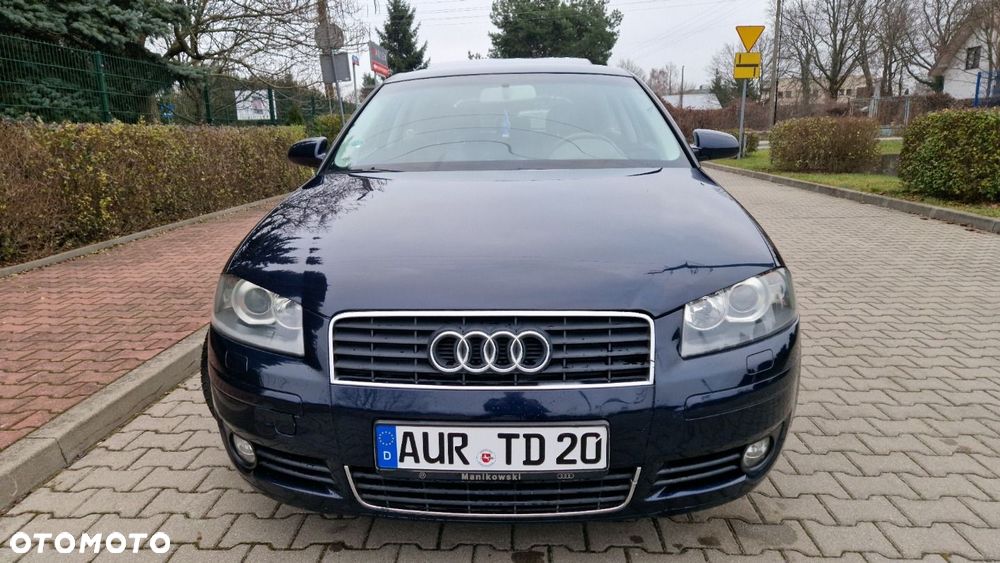 Audi A3 3-drzwiowe 2.0 FSI Attraction - 3
