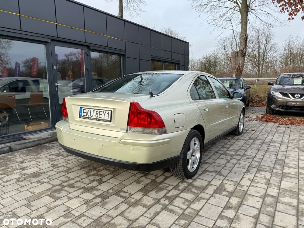 Volvo S60 2.4D5 Rubin - 15