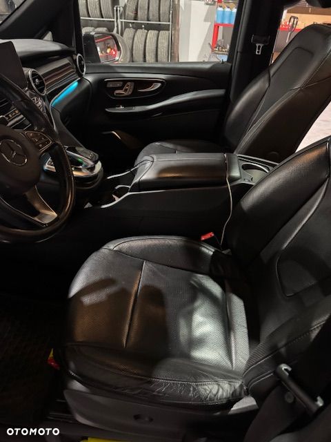 Mercedes-Benz Klasa V - 7