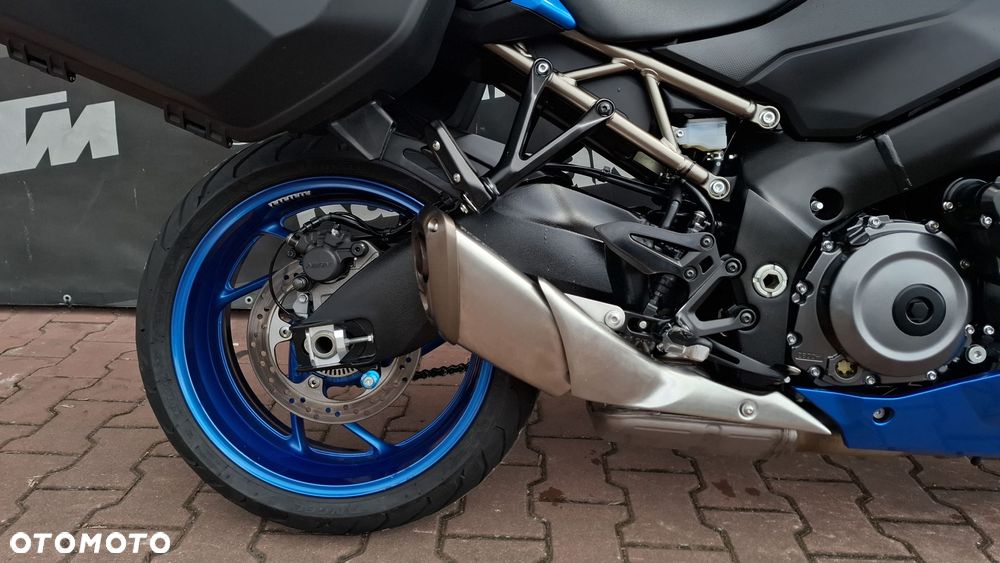 Suzuki GSX 1000 - 5