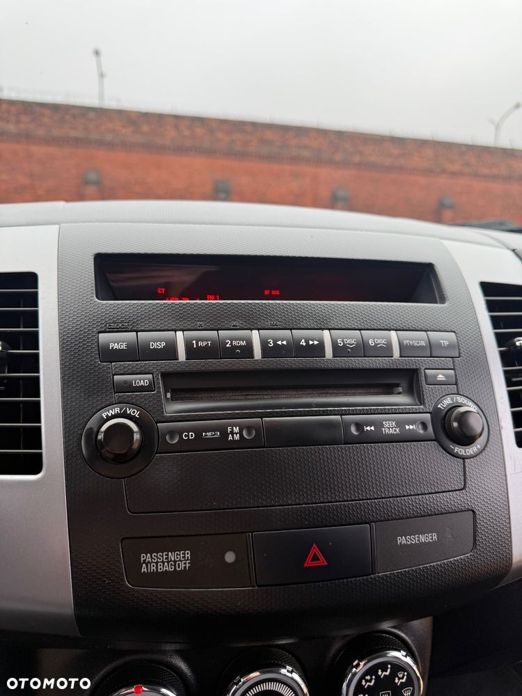 Mitsubishi Outlander 2.0 2WD Invite - 29