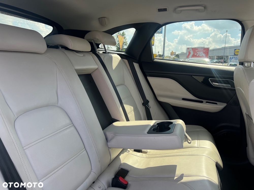 Jaguar F-Pace 2.0 i4D AWD Portfolio - 4