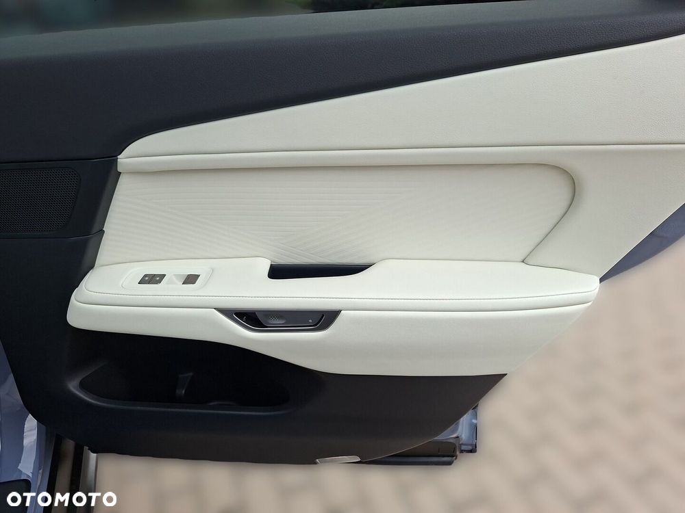 Lexus ES 500e Prestige AWD - 24