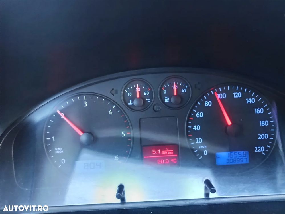 Volkswagen Caravelle - 12