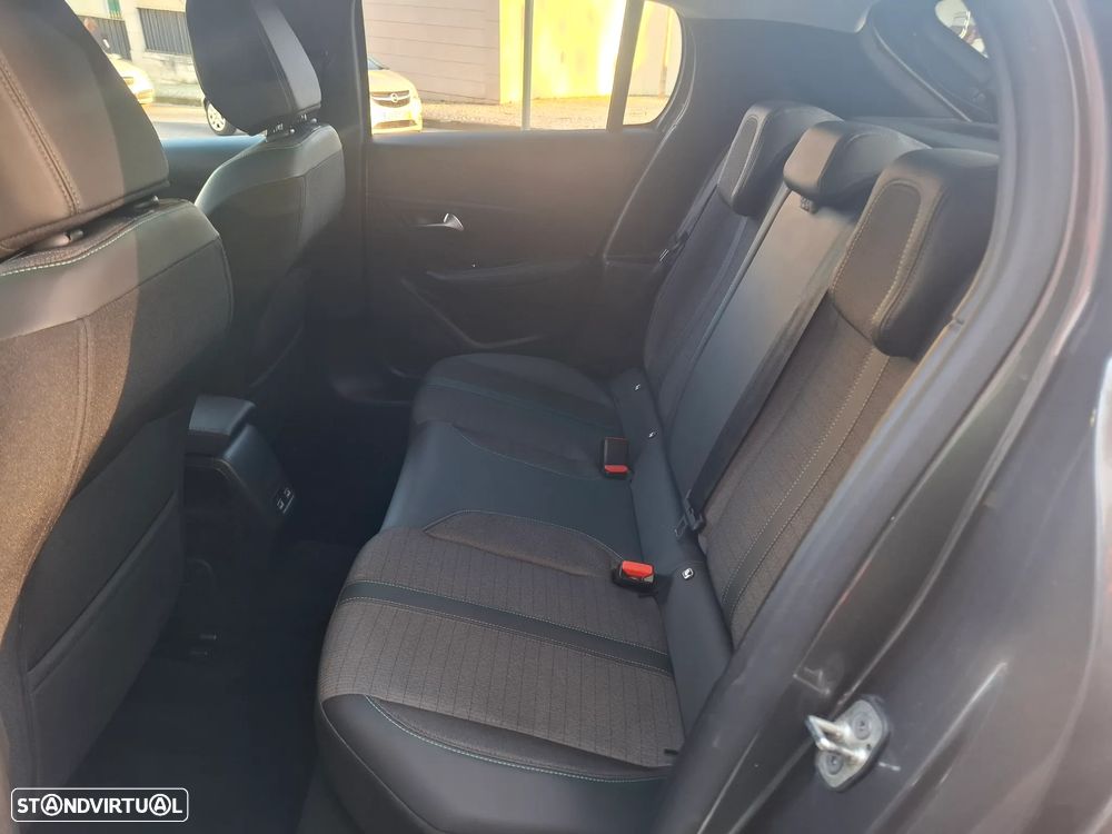 Peugeot 208 PureTech 100 Allure Pack - 31