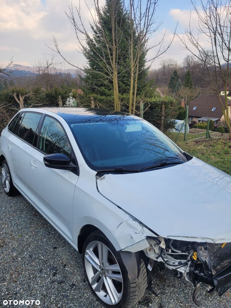 Skoda RAPID 1.2 TSI (Green tec) Cool Edition Red & Grey - 2